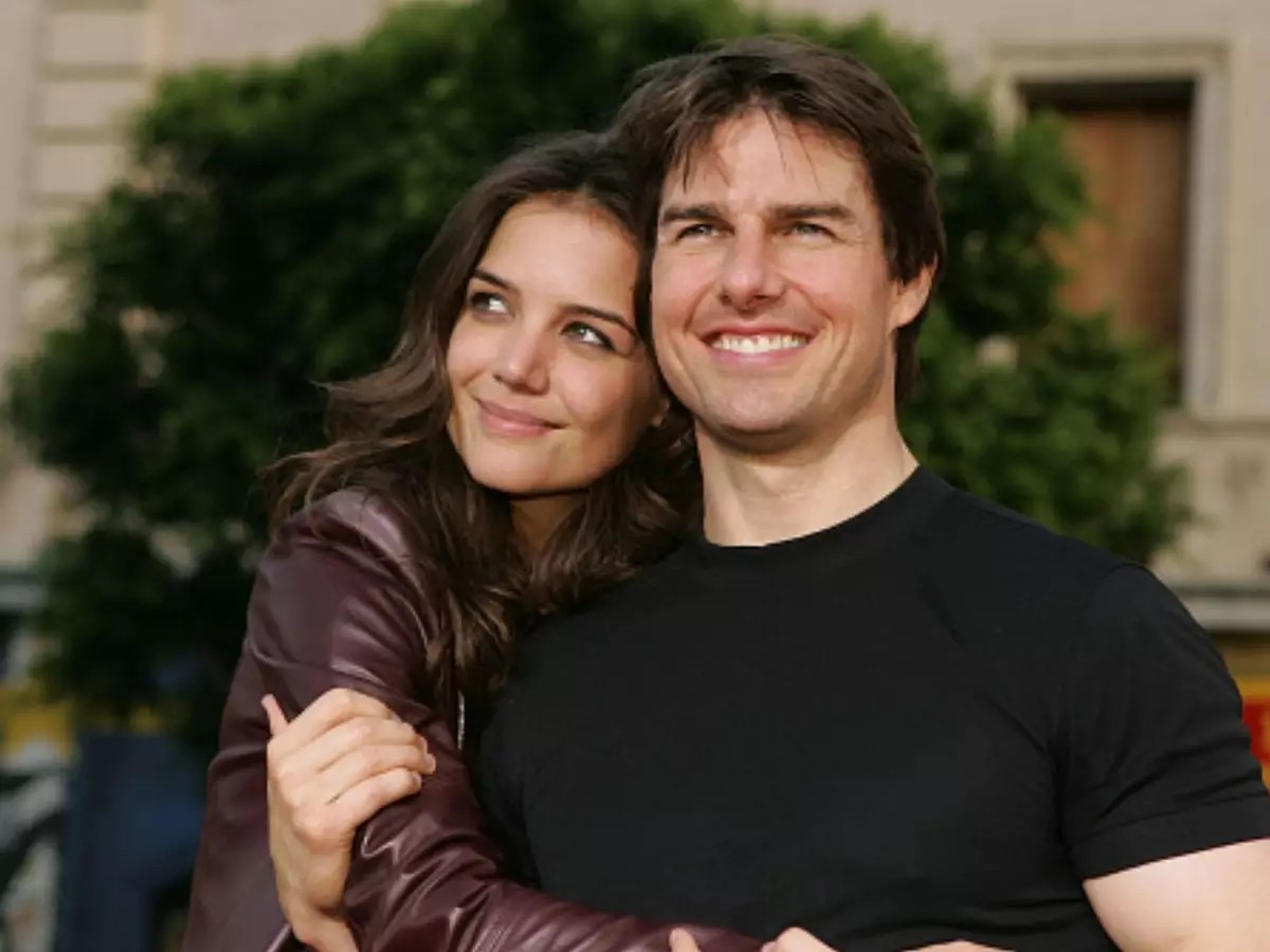 Katie Holmes  e Tom Cruise também lutaram para ter a guarda da filha, Suri  — Foto: Reprodução Internet
