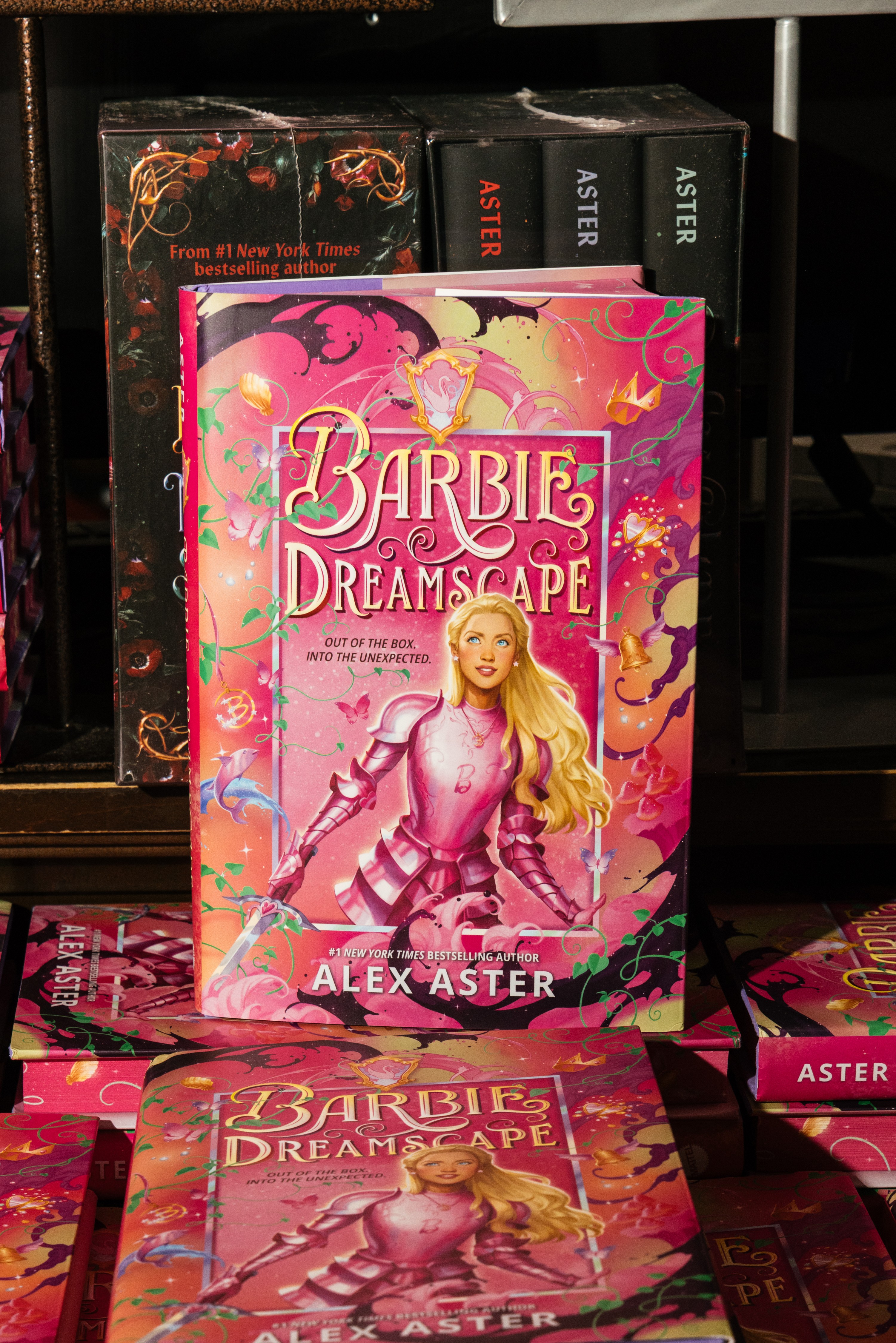 Barbie ganha primeiro romance oficial e mostra força do fandom adulto da boneca - QTU Questões do Universo