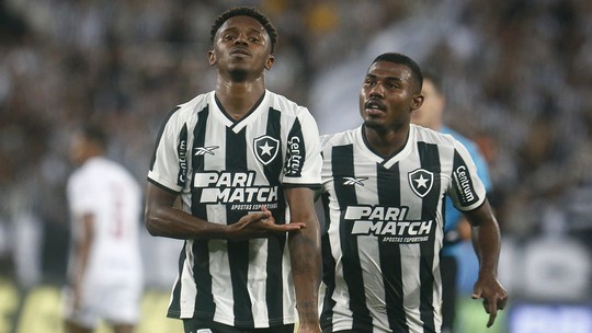 Jeffinho quebra jejum, mas Botafogo leva gol no final e perde para o Bahia no Brasileiro