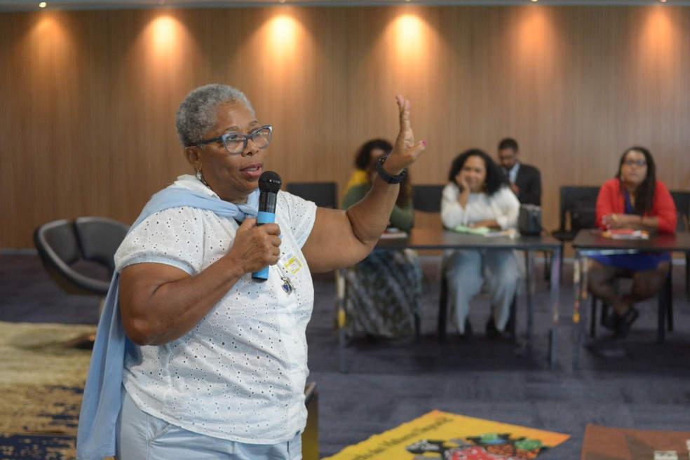 Baiana, historiadora e ativista desde os 20 anos, Valdecir Nascimento, hoje com 65, construiu uma trajetória marcada pela luta coletiva. Fundadora do Odara – Instituto da Mulher Negra, onde atua como Coordenadora de Captação de Recursos e Articulação Política, ela é uma das articuladoras históricas do movimento de mulheres negras no Brasil — Foto: Ize Alves