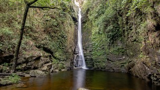 Cachoeira Maria Cândida, dentro do terreno da Pousada Acqualume, em Delfinópolis, na Serra da Canastra, Minas Gerais — Foto: Divulgação / Cezar Félix / Secretaria de Cultura e Turismo de Minas Gerais