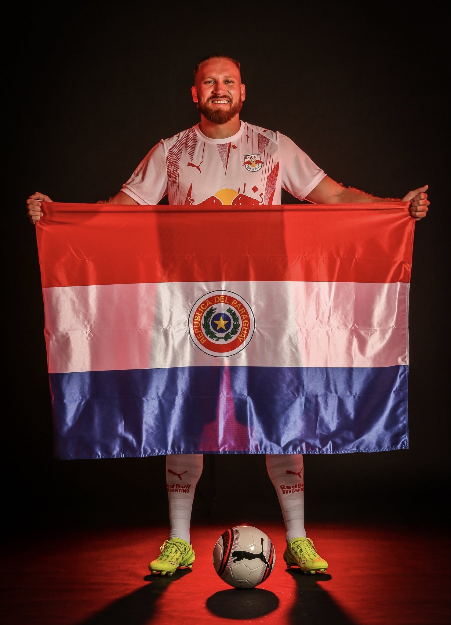 Convocado pelo Paraguai, Pitta será o primeiro jogador do Bragantino a disputar uma Copa do Mundo