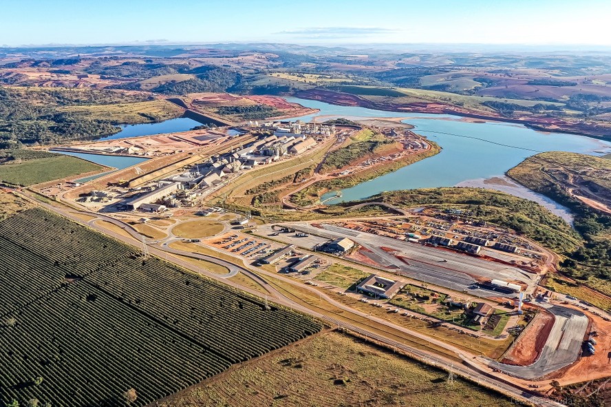 Empresa suíça investe US$ 1 bi em fábrica de fertilizantes no Brasil