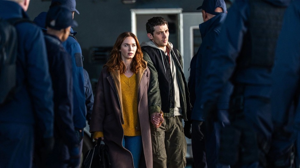 Emily Blunt e Josh O’Connor em "Dia D", de Steven Spielberg — Foto: Divulgação