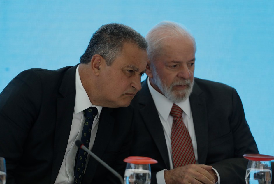 Lula deixa ministros de sobreaviso para nova reunião sobre corte de gastos, e Rui Costa vai receber titulares de áreas sociais