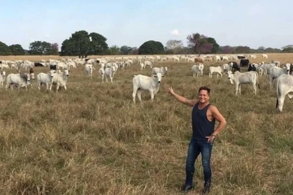 Leonardo segue tendência de estrelas sertanejas no agronegócio — Foto: Reprodução YouTube