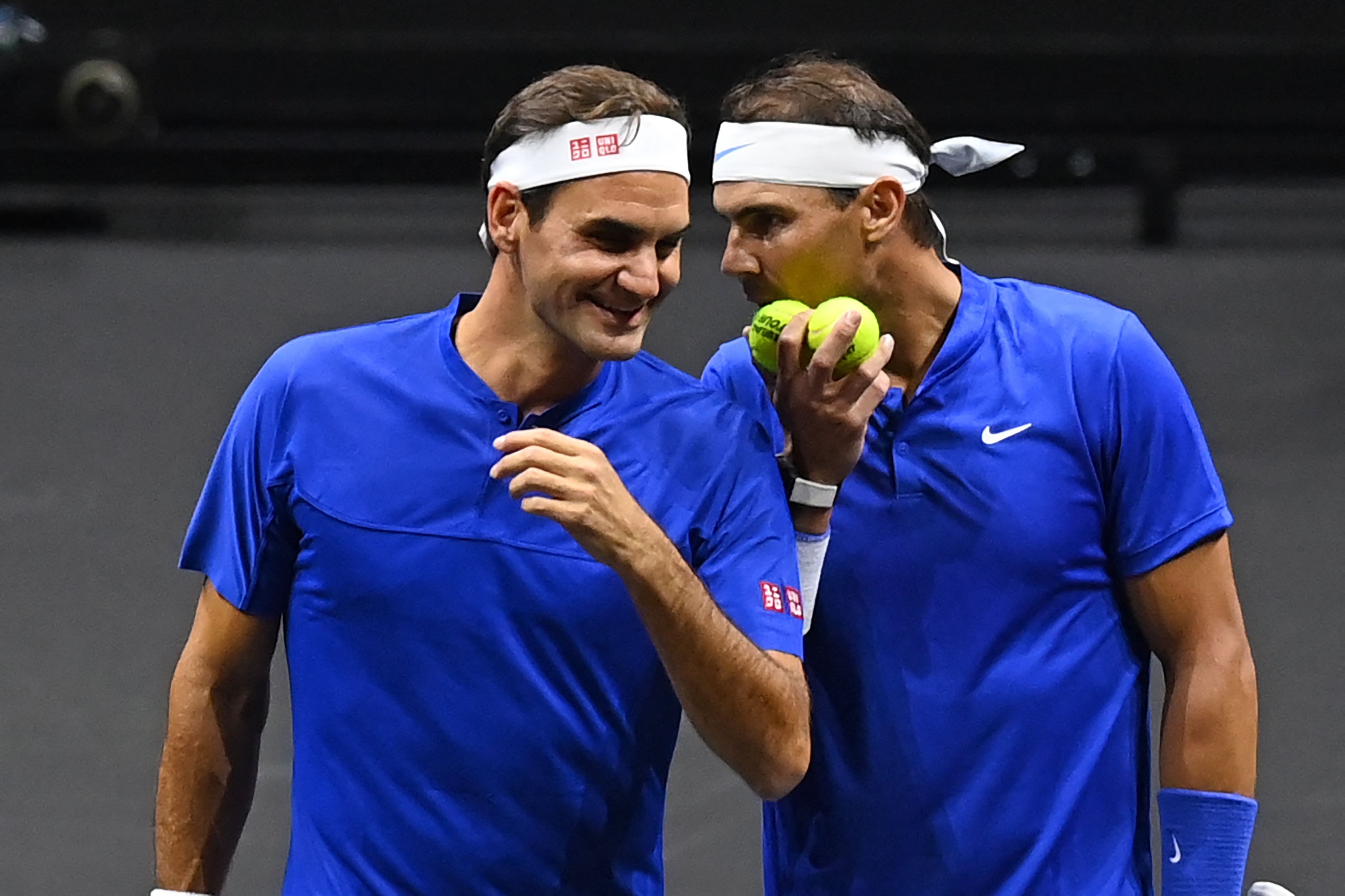 'Você encheu o mundo do tênis de orgulho', diz Federer a Nadal sobre sua iminente aposentadoria