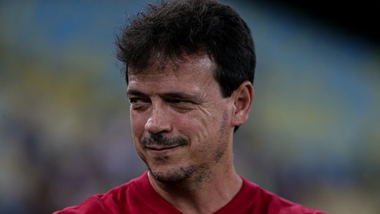 Fluminense renova contrato com Fernando Diniz até o final de 2025
