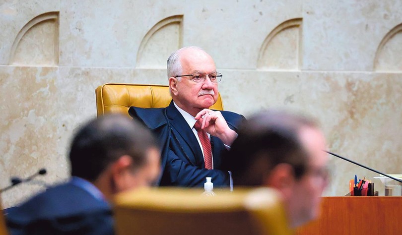 Tentativa de isolar Fachin &eacute; invers&atilde;o de papeis