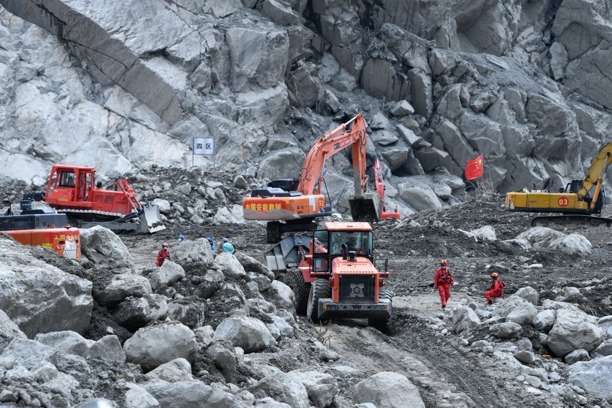 China diz que inundação destruiu totalmente posto de fronteira de cinco andares entre Tibete e Nepal: 'Quando começamos a cavar, era a fundação que havia restado'