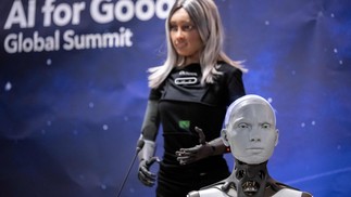 Afirmaram também que os humanos devem ter cuidado com a IA e admitiram que ainda não controlam nossas emoções. 