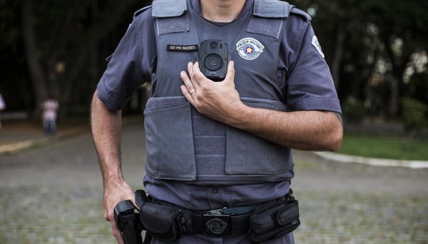 Até 70% dos policiais desobedecem obrigação de acionar câmeras