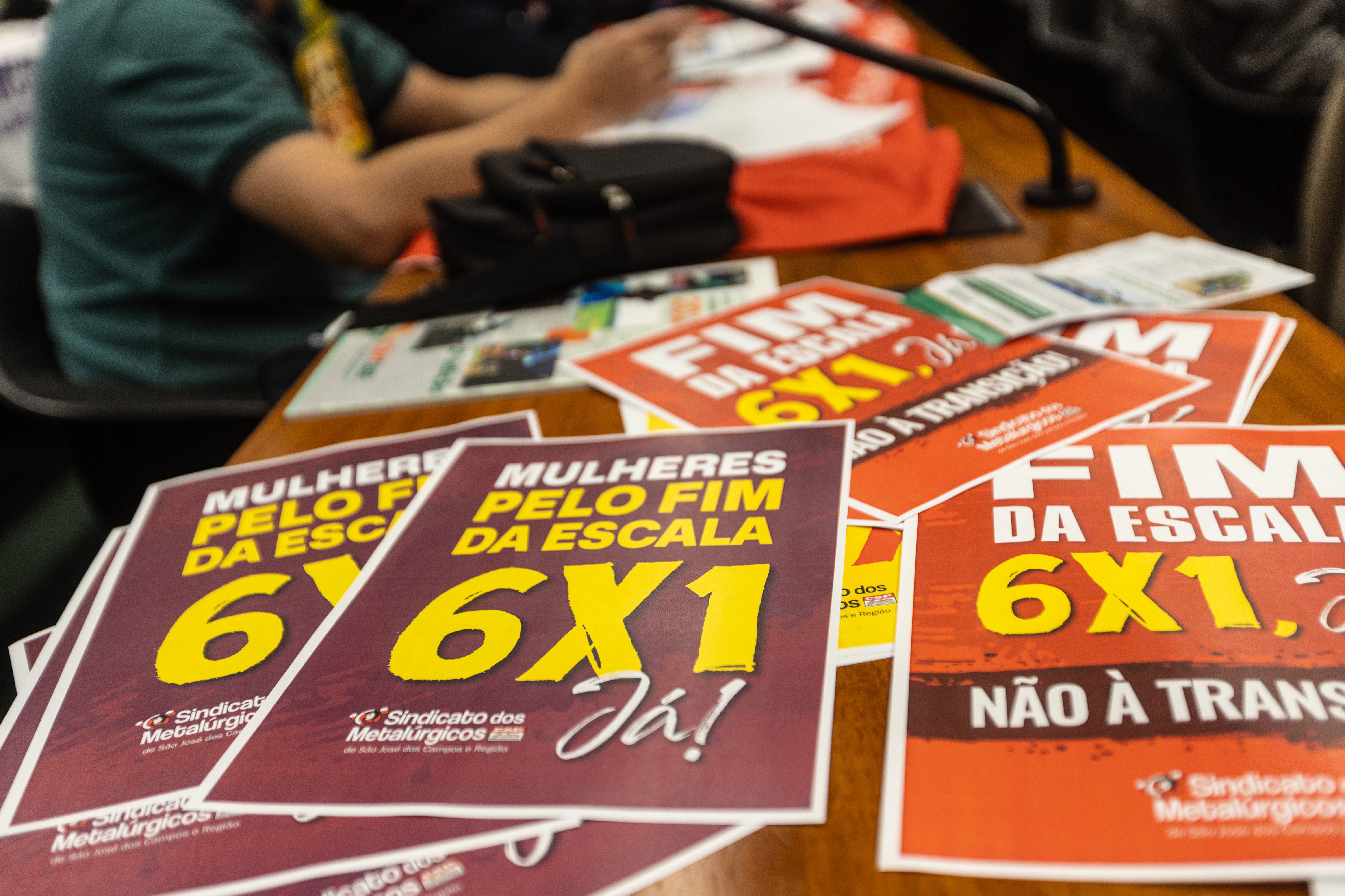 Fim da escala 6x1: exigência de pelo menos 2 folgas por semana foge do padrão internacional, diz estudo