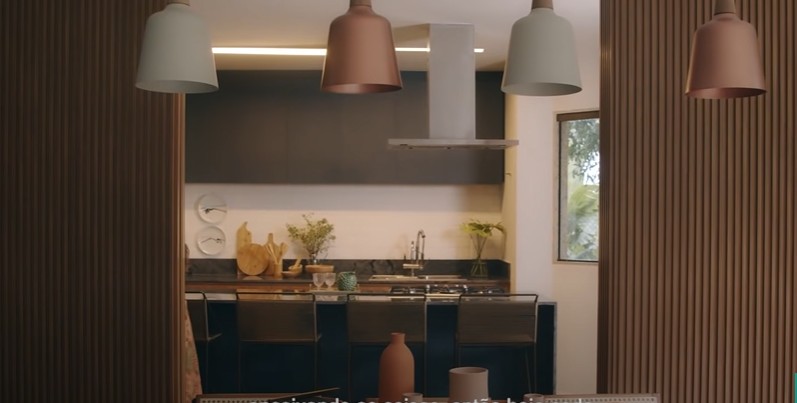 Cozinha da Casa de Renato Góes -foto: reprodução/YouTube Westwing