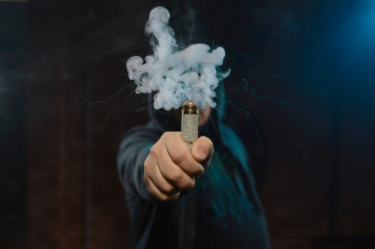 Pulmão de pipoca: vape compromete pulmões em poucos meses