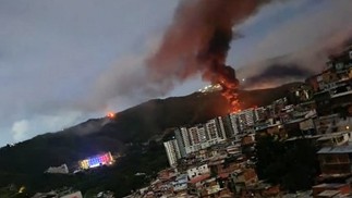 Explosão em Fuerte Tiuna, maior base militar da Venezuela — Foto: AFP
