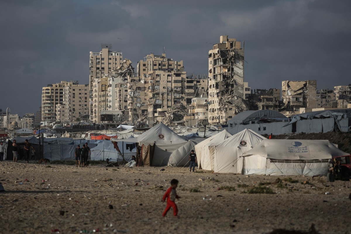 Corpos sob escombros, crianças mordidas por ratos e futuro incerto: a vida em Gaza meses após cessar-fogo não sair do papel
