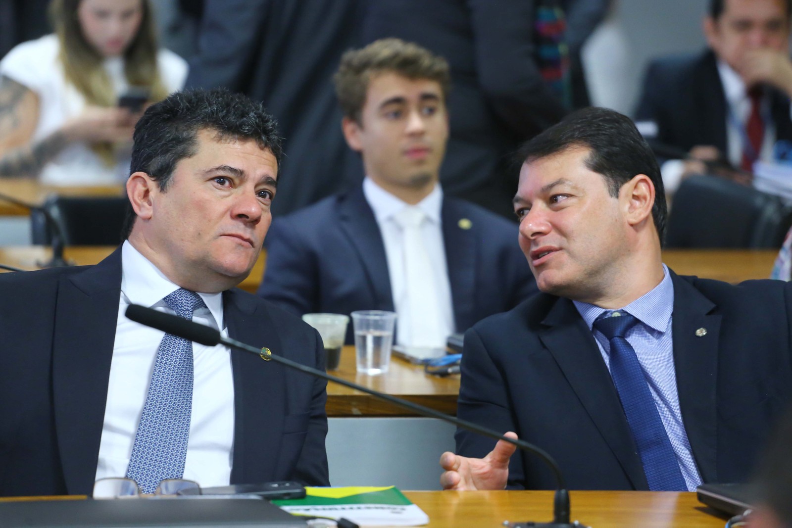 O senador Sérgio Moro (União Brasil) ao lado do deputado Roberto Duarte (Repulicanos- AC). Os dois são suplentes na CPI/Agência Senado