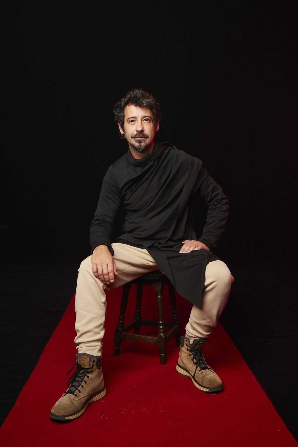 O diretor de teatro Rodrigo Portella — Foto: Alê Catan/Divulgação