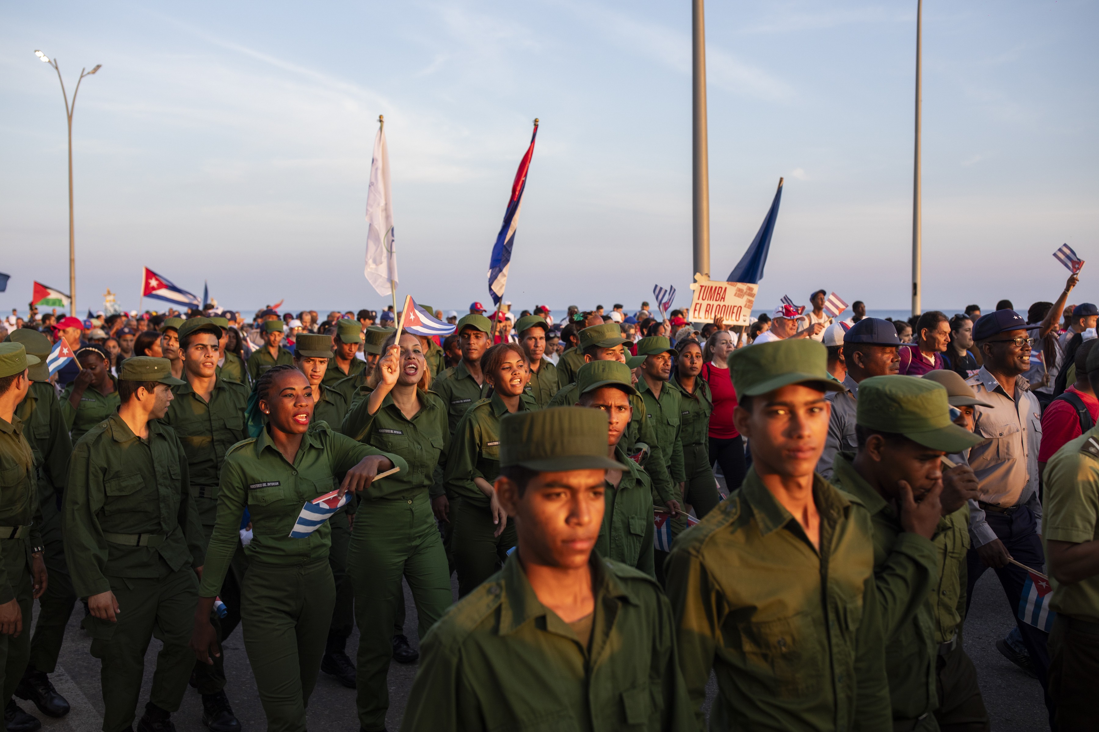 Com poderio militar em declínio, Cuba tem poucas chances de defesa em caso de ataque dos EUA, avaliam especialistas