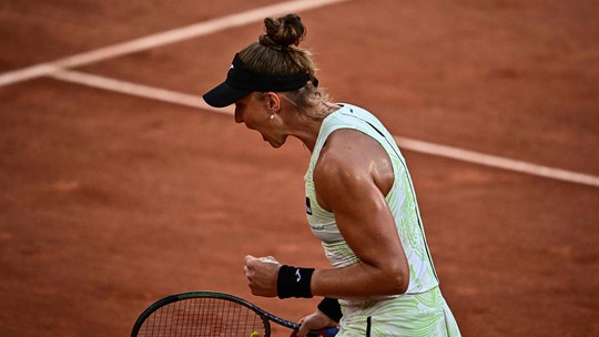Bia Haddad valoriza campanha em Roland Garros e incentiva tênis feminino: 'se estou aqui, outras podem'