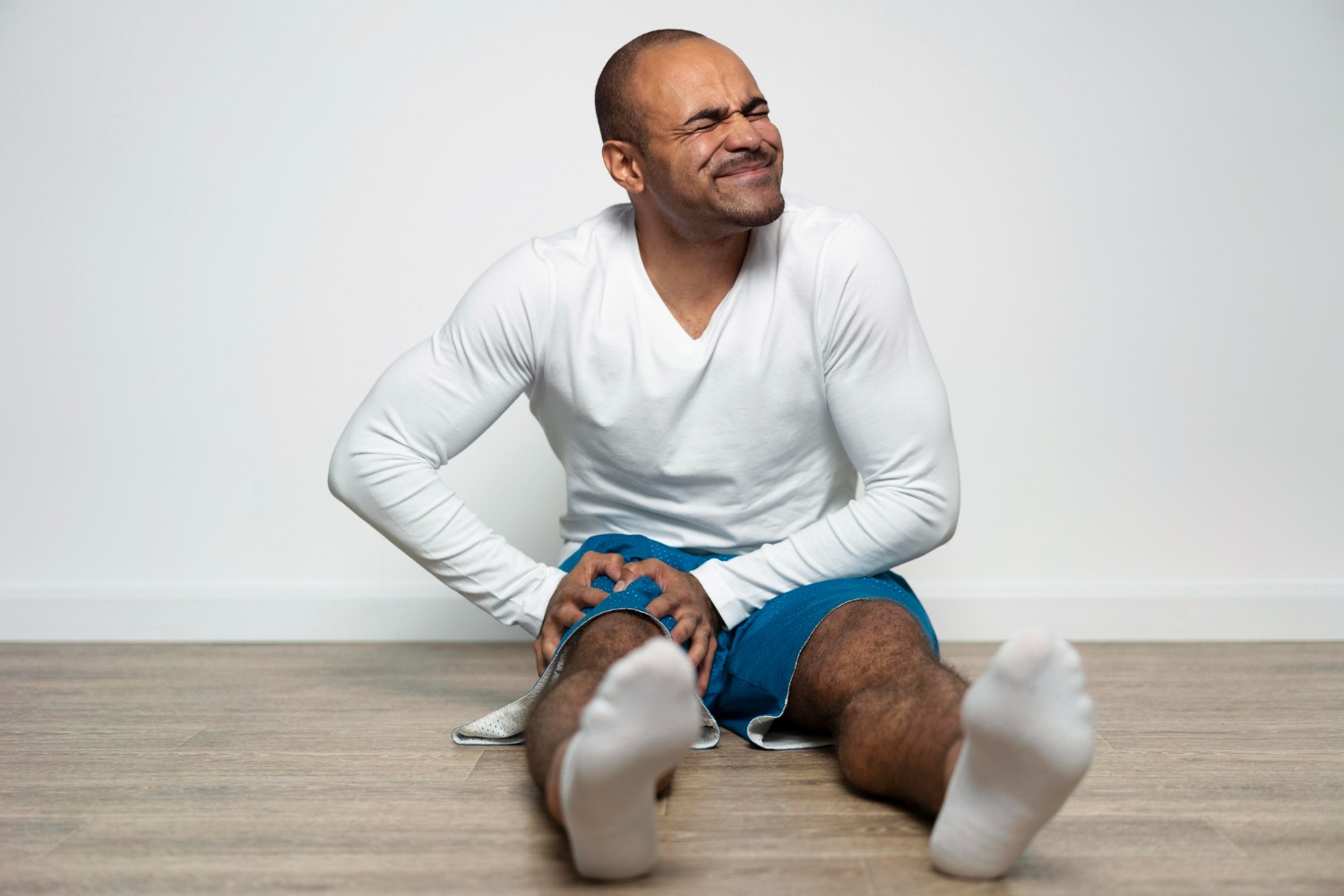 Câimbras: por que elas aparecem e como evitar esse susto muscular