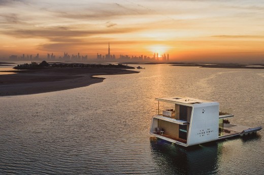 Chalé flutuante tem vista para arranha-céus de Dubai — Foto: Site The Heart of Europe