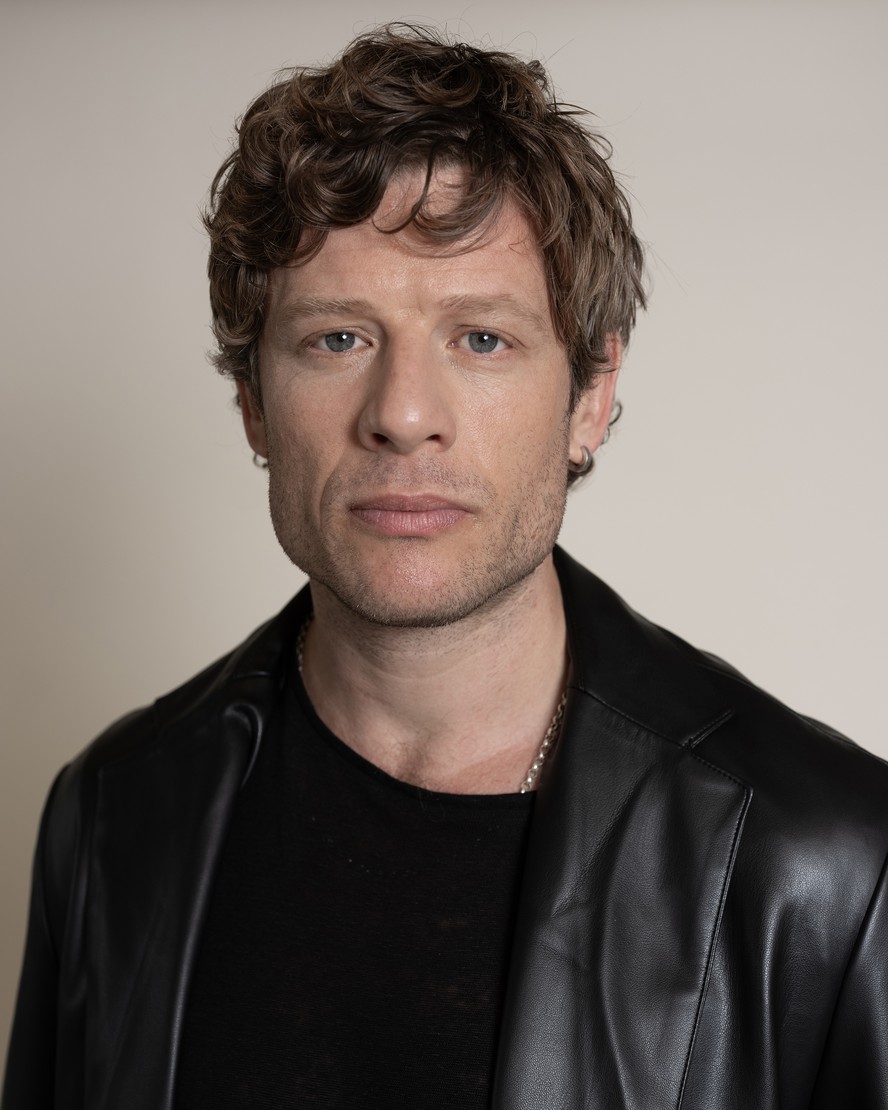 James Norton quer continuar surpreendendo você (e a si mesmo)