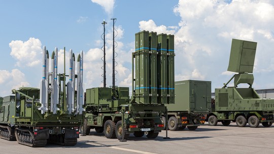 EUA anunciam nova ajuda militar de R$ 10,2 bilhões à Ucrânia para defesa antiaérea