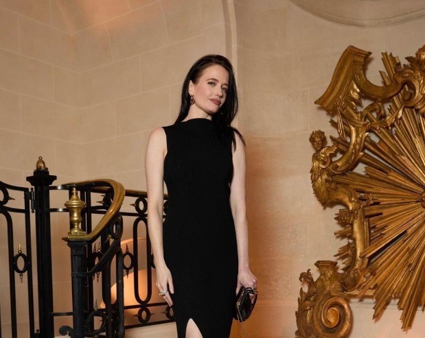 Eva Green é hospitalizada após acidente em set da série 'Vandinha'