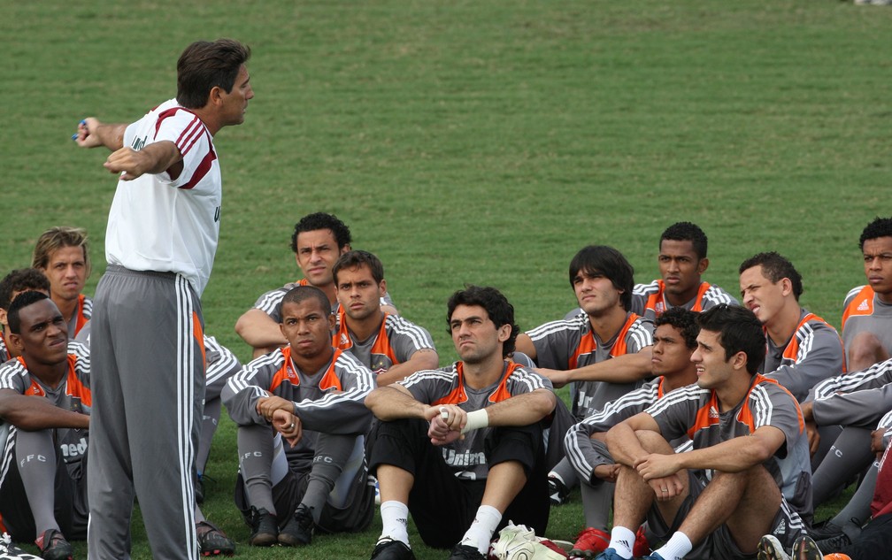 Renato Gaúcho no comando do Fluminense em 2009 — Foto: Alexandre Cassiano / Agência O Globo
