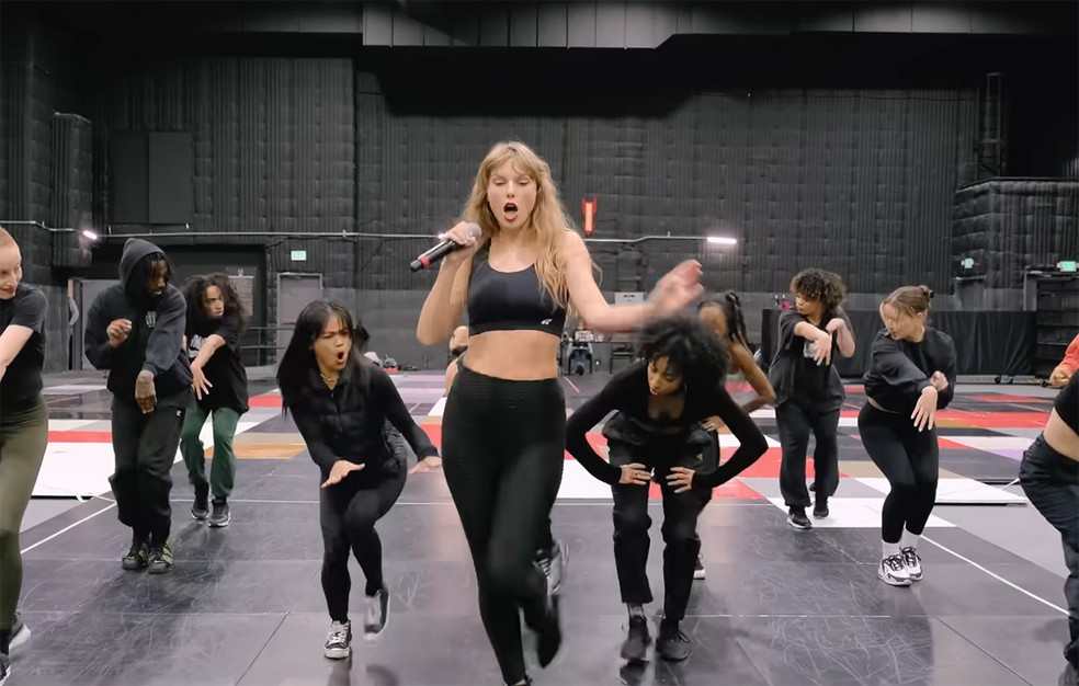 “The Eras Tour” traveled through dozens of countries for nearly two years and became an important stop not only for its fundraising, but also for its logistical dimension — Photo: Disney+