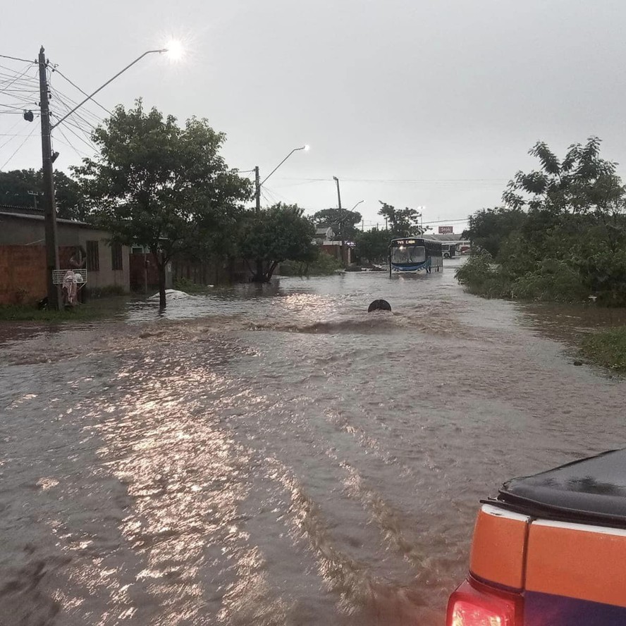 Clima Extremo Temporais Deixam 620 Casas Alagadas E Famílias Desabrigadas No Rs 