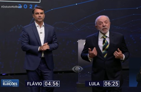 'Bolsonaro, vote em mim', diz Lula no debate da Band: preso, o ex-presidente pode votar?