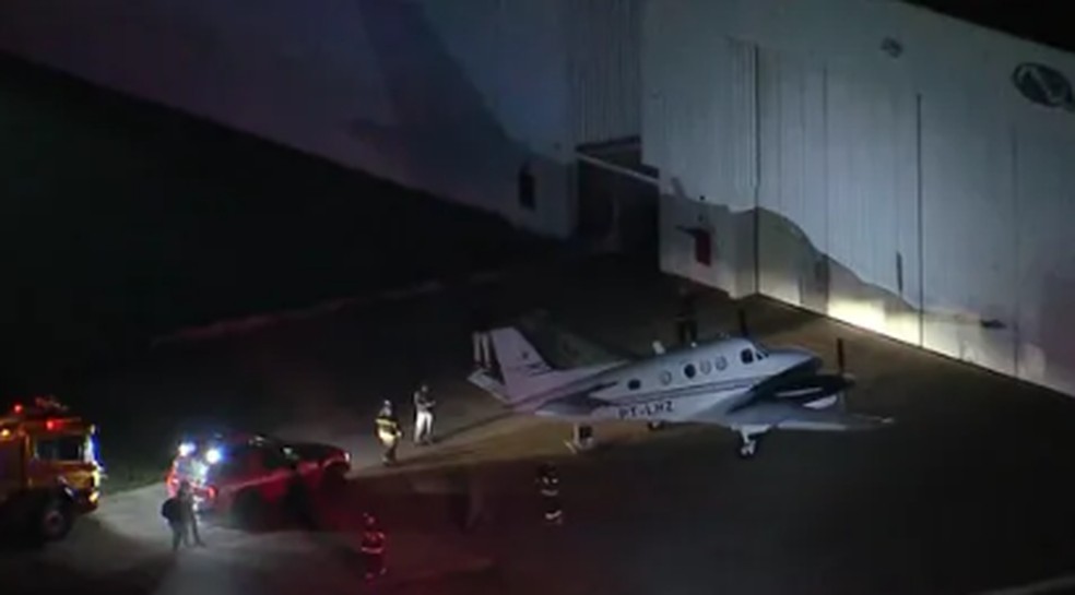 Avião com apresentadora Lívia Andrade faz pouso de emergência em Jundiaí: 'Todos em segurança'