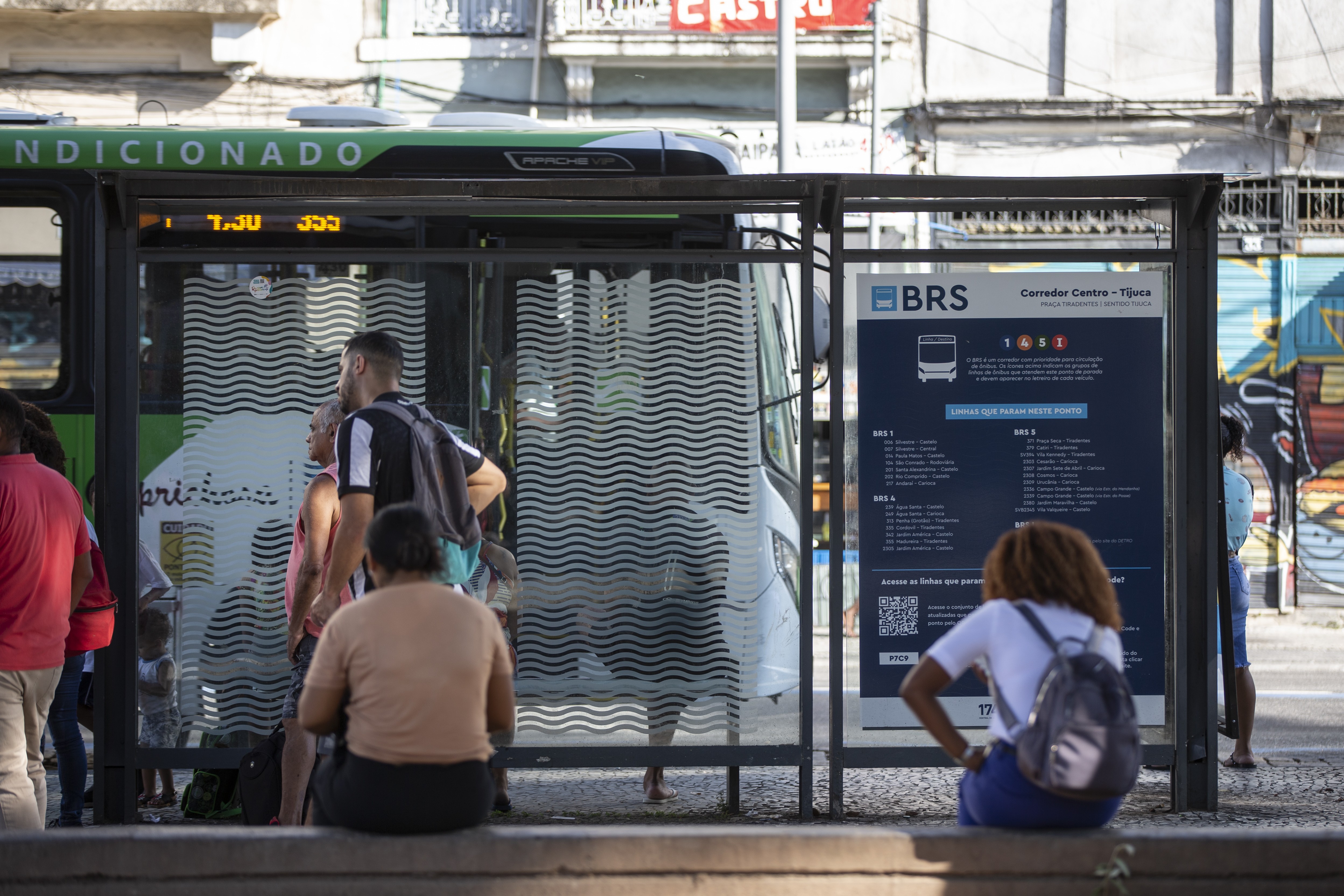 Prefeitura licita mobiliário urbano, e Rio deve ganhar mais de 1.800 novos abrigos de ônibus