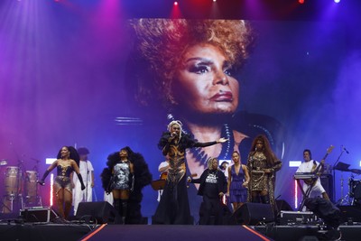 Rita Ora se empolga com anúncio de show no Rock in Rio: 'Mal posso esperar  para dançar com vocês' - Entretenimento - R7 Música