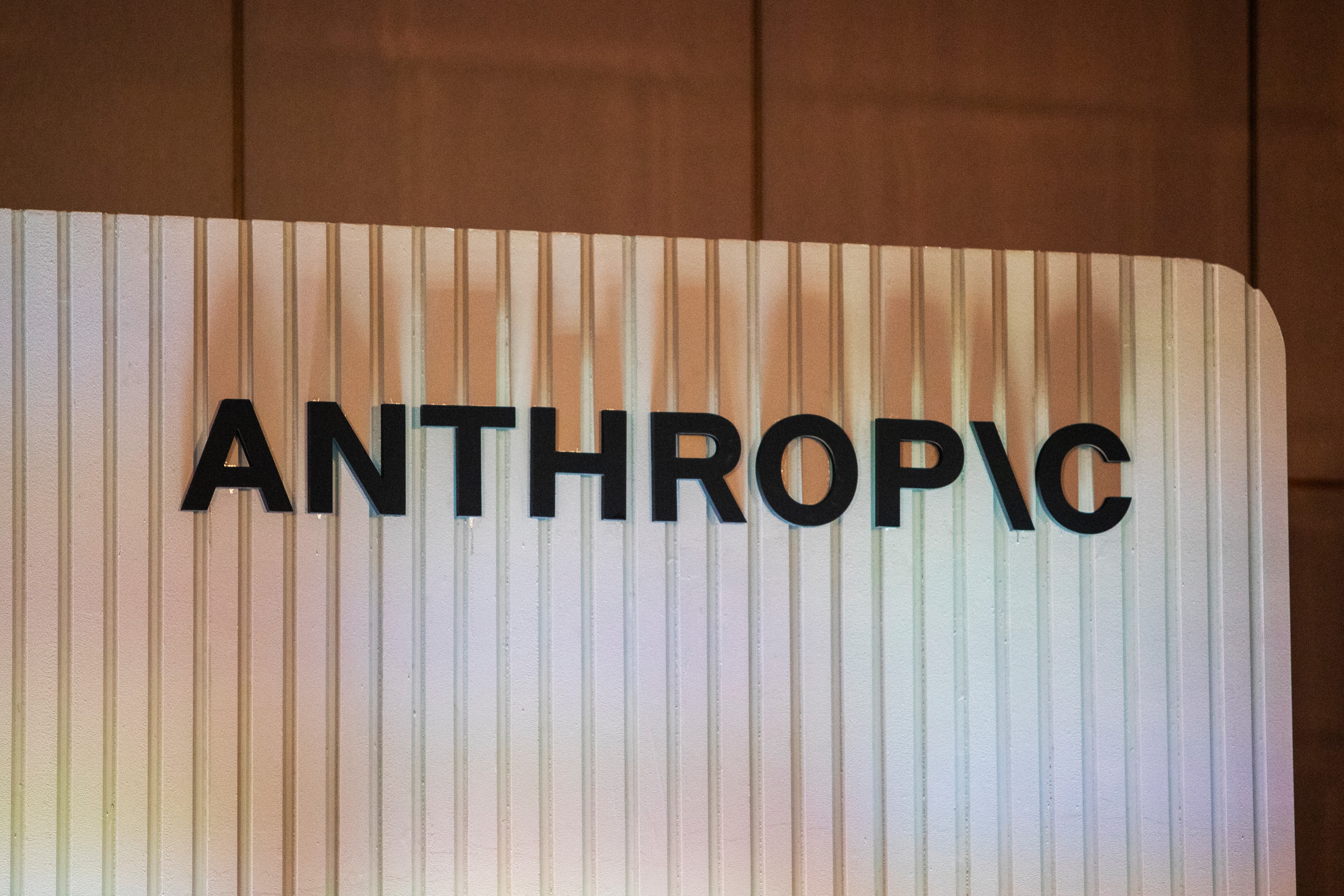 Anthropic fecha acordo de computação com a SpaceX para atender à demanda por IA