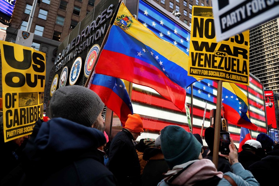 Protesto contra a invasão americana na Venezuela em Nova York