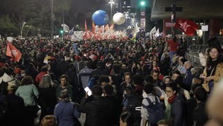 Manifestantes fizeram protesto na Avenida Paulista, em São Paulo — Foto: : Edilson Dantas / O Globo