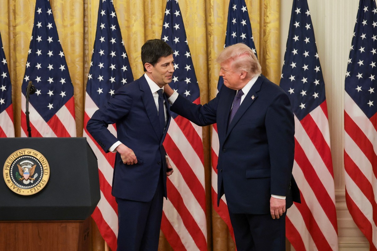 Kevin Warsh assume comando do Fed, e Trump diz que ele deve ser 'independente'