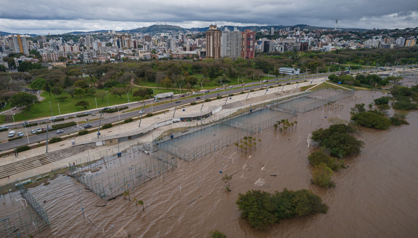 Porto Alegre entra em alerta de 'inundação severa'. Já são 66 mortes