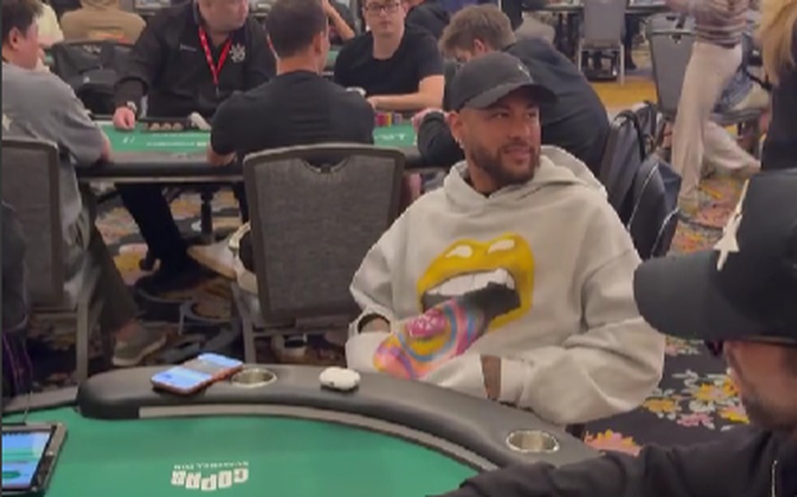 Neymar durante torneio de Pôquer em Los Angeles