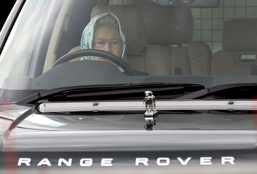 Range Rover da rainha Elizabeth II é vendido em leilão e modelo com personalização exclusiva está disponível no Brasil — Foto: Getty Images