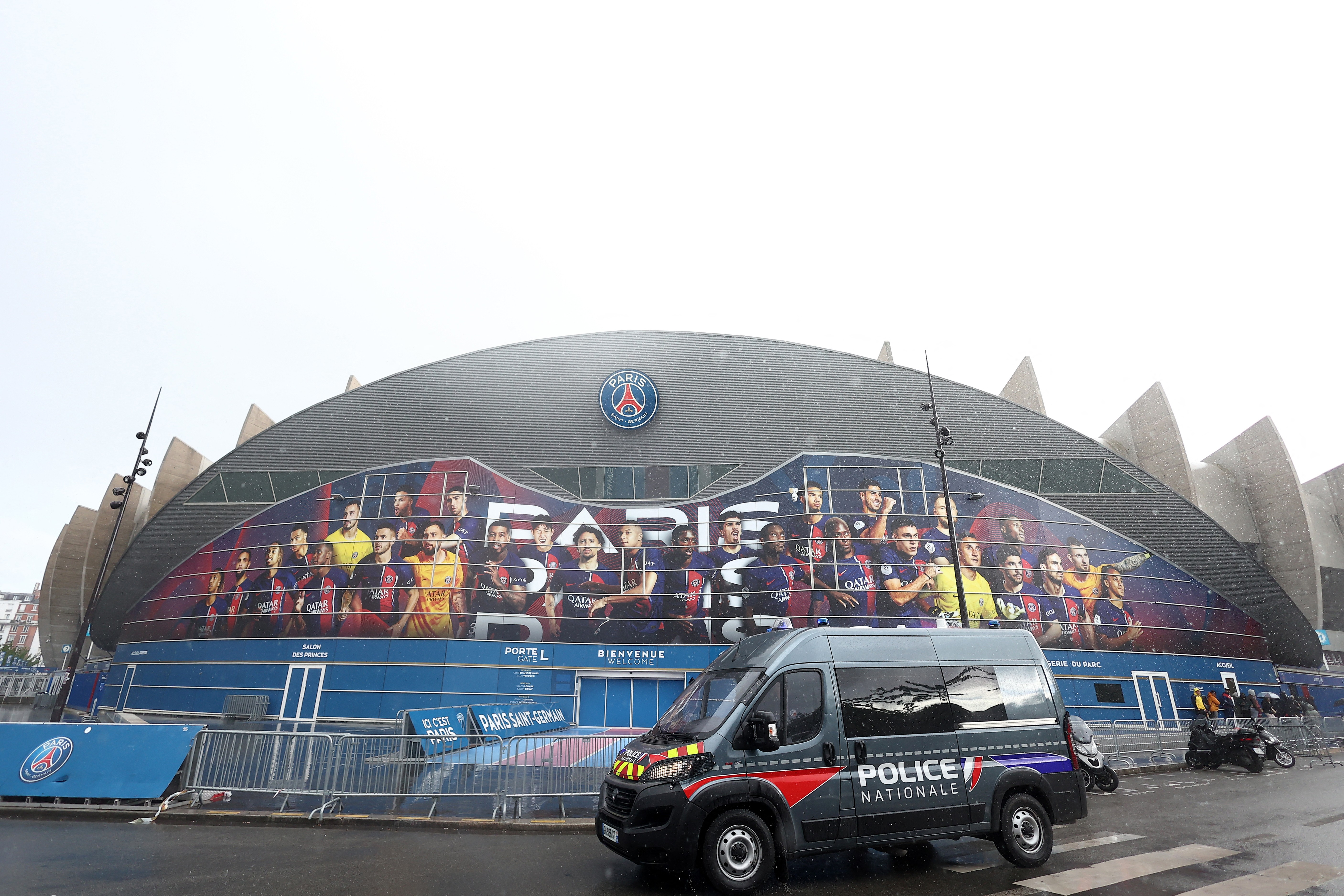 Protestos programados na França forçam adiamento de PSG-Lyon e de ao menos mais três partidas