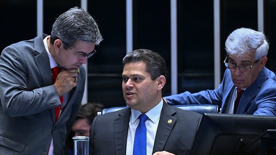 Sem acordo sobre reduzir maioridade penal, Alcolumbre retira PEC da Segurança da pauta e votação no Senado é adiada