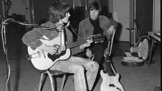 Violão tocado por John Lennon em 'Help!' é vendido por US$ 2,8 milhões