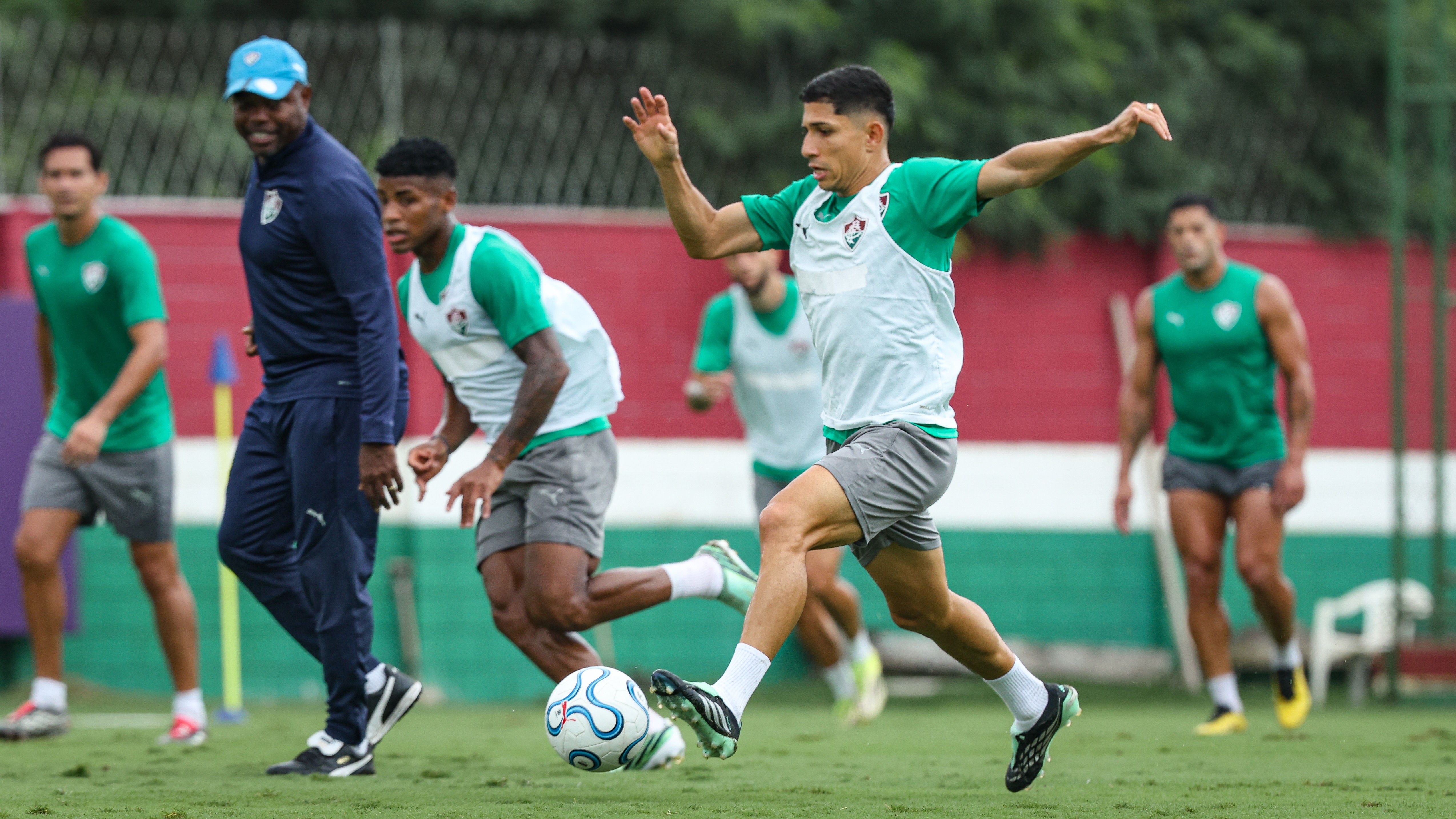 Fluminense está otimista para ter Martinelli contra o Palmeiras na Libertadores, mas ataque irregular liga alerta
