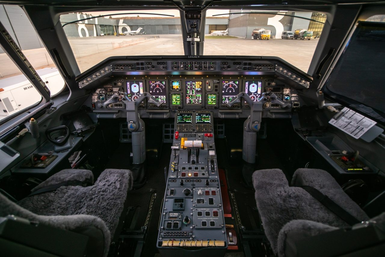 Cabine do avião — Foto: Divulgação