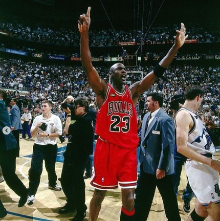 Michael Jordan fez carreira no Chicago Bulles e foi seis vezes campeão da NBA — Foto: Reprodução/Instagram/heirmj523